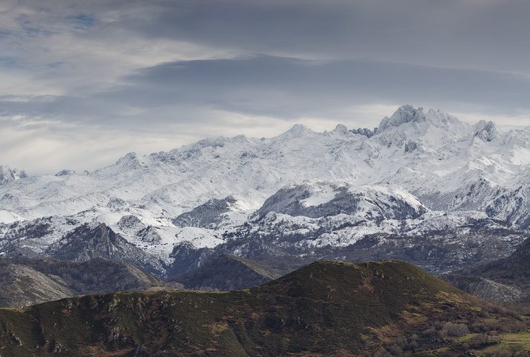 Los Picos de Europa desde el norte. Asturias.