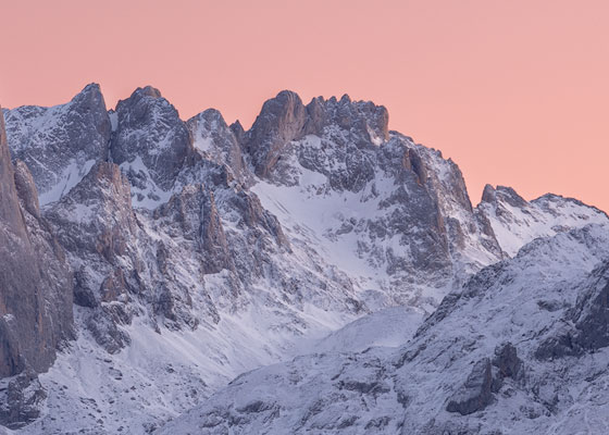 Atardecer rosáceo en Urriellu